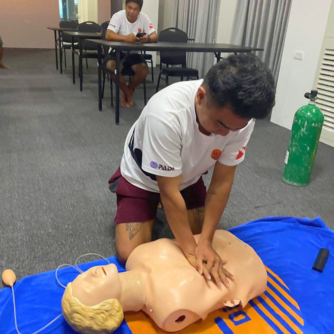 Emergency First Response course at LLV Divers