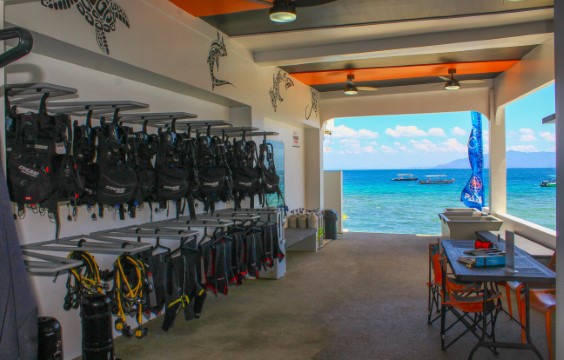 LLV Divers Dive Center