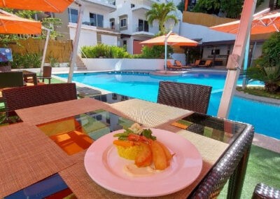 Lalaguna Villas - Poolside Dining