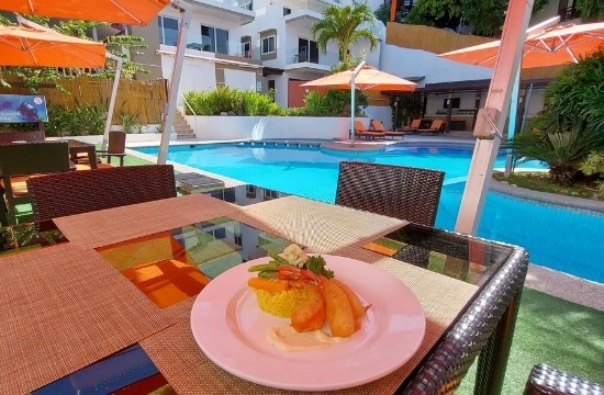 Lalaguna Villas - Poolside Dining