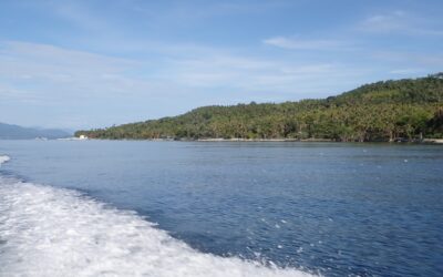 Down to the dive site: Verde Island