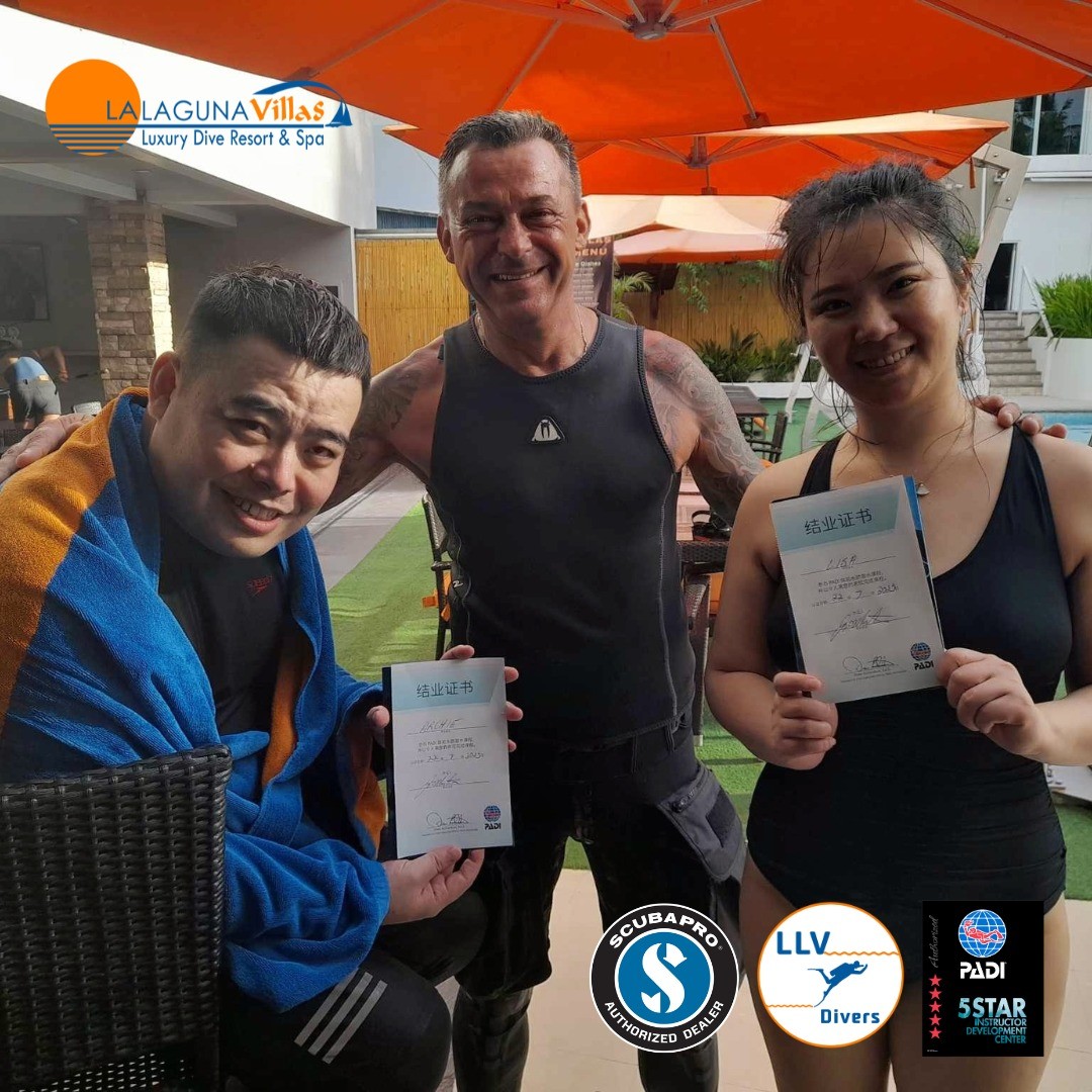 Recent LLV guests Lisa and Archie celebrate passing their DSD course with Instructor Jamie Morton