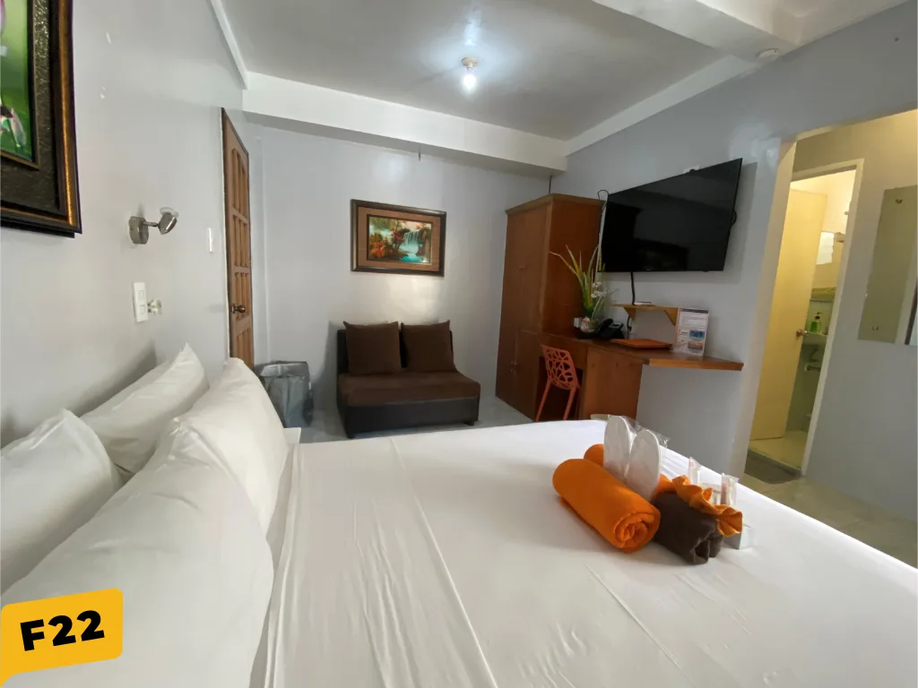 Standard Room F22 at Lalaguna Villas Puerto Galera, photo 4 of 5