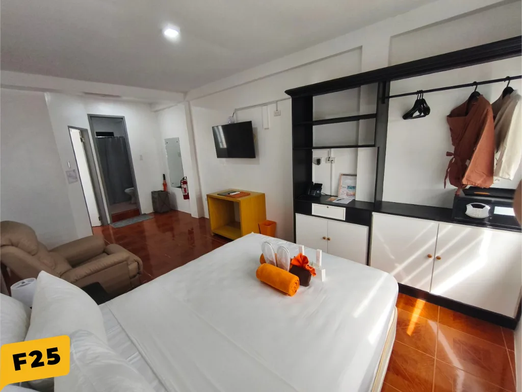 Standard Room F25 at Lalaguna Villas Puerto Galera, photo 2 of 9