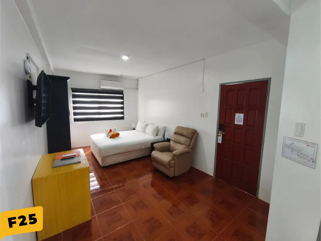 Standard Room F25 at Lalaguna Villas Puerto Galera, photo 3 of 9